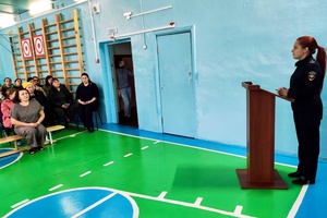 В Беловском городском округе сотрудники Госавтоинспекции приняли участие в общешкольном родительском собрании