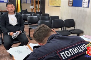 В Белове сотрудники госавтоинспекции в ходе рейда остановили автомобиль «Хонда Фит», следовавший из Иркутска в страну ближнего зарубежья
