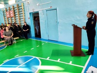 В Беловском городском округе сотрудники Госавтоинспекции приняли участие в общешкольном родительском собрании