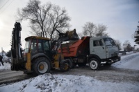 В Белове продолжается борьба со снегом
