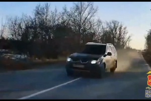 В поселке Черта Беловского округа полицейские благодаря «Мобильному патрулю» привлекли к ответственности водителя, который едва не спровоцировал ДТП