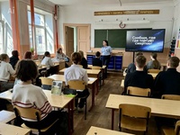В Белове сотрудники полиции провели профилактическую беседу для школьников в рамках антинаркотической акции