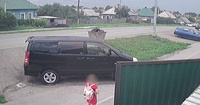 В Белове сотрудники полиции привлекли к ответственности родителей школьницы, которая повредила чужой автомобиль камнями