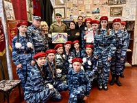 Беловские полицейские совместно с ветеранами МВД провели урок мужества для юнармейского отряда «Сармат»