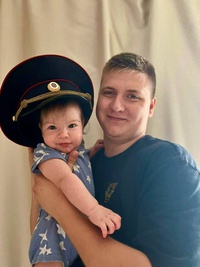 Друзья, сегодня в нашей стране отмечается молодой, но очень тёплый и светлый праздник - День отца!