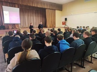 Сотрудники Госавтоинспекции встретились со студентами Беловского политехнического техникума