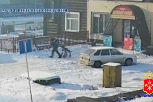 В Белове сотрудники полиции задержали похитителя детской инвалидной коляски