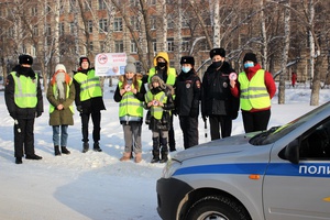 В Беловском городском округе в рамках Единого дня безопасности дорожного движения инспекторы ГИБДД и ЮИДовцы провели акцию «Трезвый взгляд»