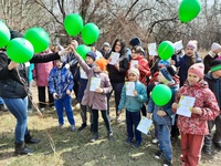 На Новом Городке «генеральная  уборка» началась с разминки.