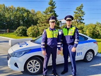 В Белове сотрудники госавтоинспекции экстренно доставили в медучреждение мужчину, который травмировал руку