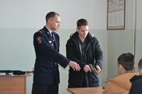В Белове участники «Студенческого десанта» узнали о работе сотрудников полиции