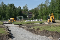 В пгт Бачатском продолжается капитальный ремонт парка «Юбилейный»