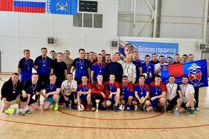 В Кемеровской области – Кузбассе сотрудники подразделений экономической безопасности и противодействия коррупции провели праздничный турнир по футболу