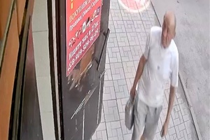 В Белове полицейские задержали злоумышленника, который пытался поджечь комиссионный магазин