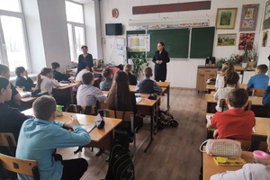 В рамках операции «Каникулы» в МБОУ ООШ №5 города Белово были проведены беседы по профилактике детского дорожно-транспортного травматизма.