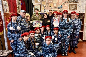 Беловские полицейские совместно с ветеранами МВД провели урок мужества для юнармейского отряда «Сармат»