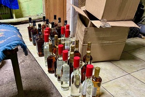 В Белове полицейские привлекли к ответственности продавца фруктового магазина за нарушение правил продажи алкогольной продукции