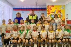 Полицейские приняли участие в спортивном  развлечение «Азбука по правилам дорожного движения»