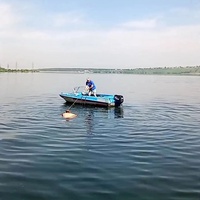 На Беловском водохранилище спасатели вытащили из воды утопающего