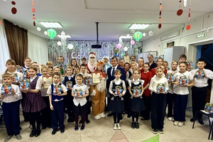 В Белове полицейские поздравили с наступающим Новым годом воспитанников подшефной школы-интерната