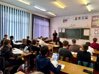 Беловские полицейские проводят профилактические беседы со школьниками перед предстоящими каникулами