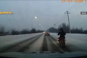 Сотрудники Госавтоинспекции города Белово отстранили от управления мопедиста с признаками опьянения