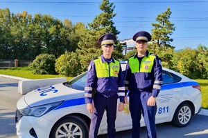 В Белове сотрудники госавтоинспекции экстренно доставили в медучреждение мужчину, который травмировал руку