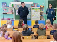 Беловские полицейские совместно с МЧС провели профилактику для воспитанников детского сада