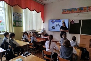 Накануне сотрудники Госавтоинспекции города Белово посетили МАОУ «ООШ №4» города Белово