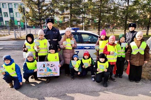 Отряд юных инспекторов движения «Зебра» совместно с Госавтоинспекцией провели акцию «Безопасный город»