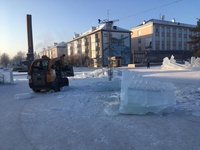 Коммунальщики убрали мусор вдоль городских дорог