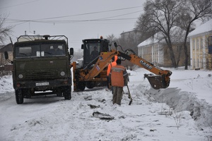 По поручению Главы города Алексея Курносова в Белове продолжаются работы по предотвращению паводка