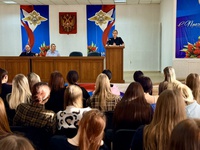 В Белове полицейские встретились со студентами педагогического колледжа