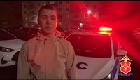 В Белове полицейские привлекли к ответственности водителя, который катал друга на капоте автомобиля
