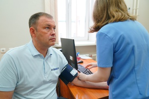 Губернатор прошел диспансеризацию