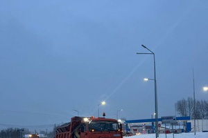 Коммунальщики борются со снегом