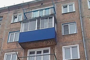 В Белове сотрудники полиции привлекли к ответственности мать школьника, который кидал с балкона пакеты с водой