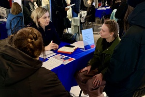 Беловские полицейские приняли участие во Всероссийской ярмарке трудоустройства «Работа России»