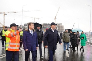 В Кемерове отрыли движение по новому Театральному мосту через реку Искитимка