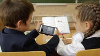 В России начал действовать запрет на использование мобильных телефонов для обучения