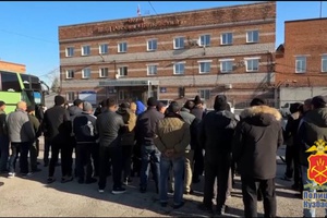 В Белове сотрудники полиции в ходе рейда привлекли к ответственности иностранных граждан за нарушение миграционного законодательства