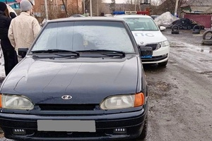 В городе Белово полицейские отстранили от управления автомобилем несовершеннолетнего